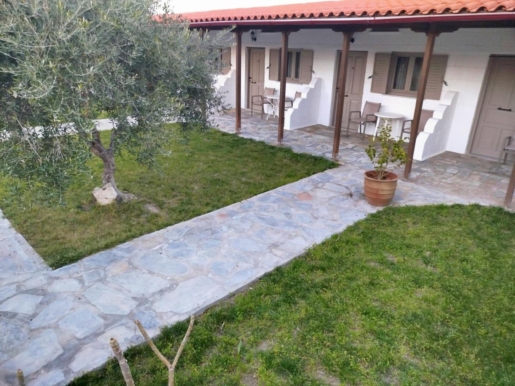Almmos Apartment *